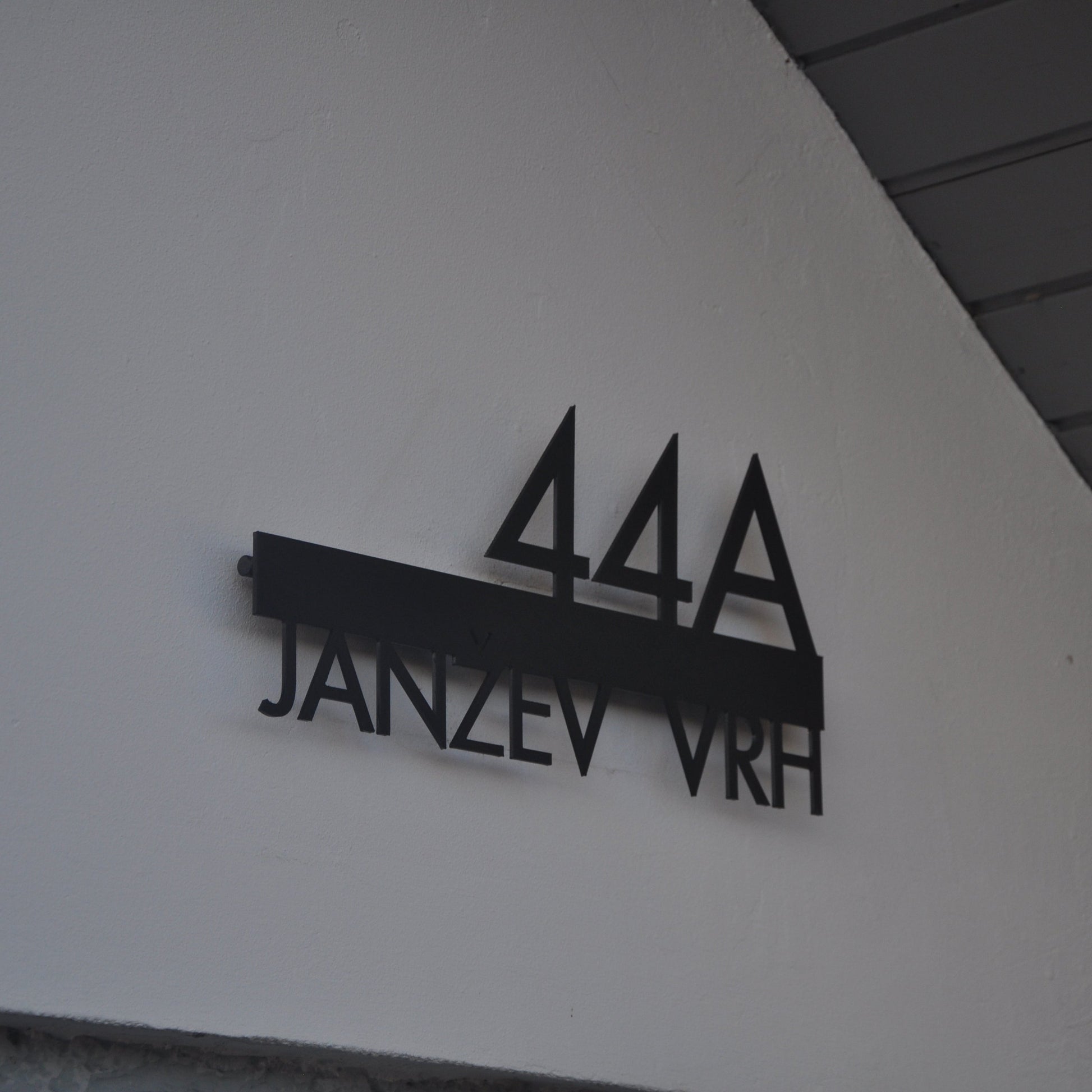 Einzigartige Hausnummern – Elegant, Modern und Wetterbeständig - Exact Designs