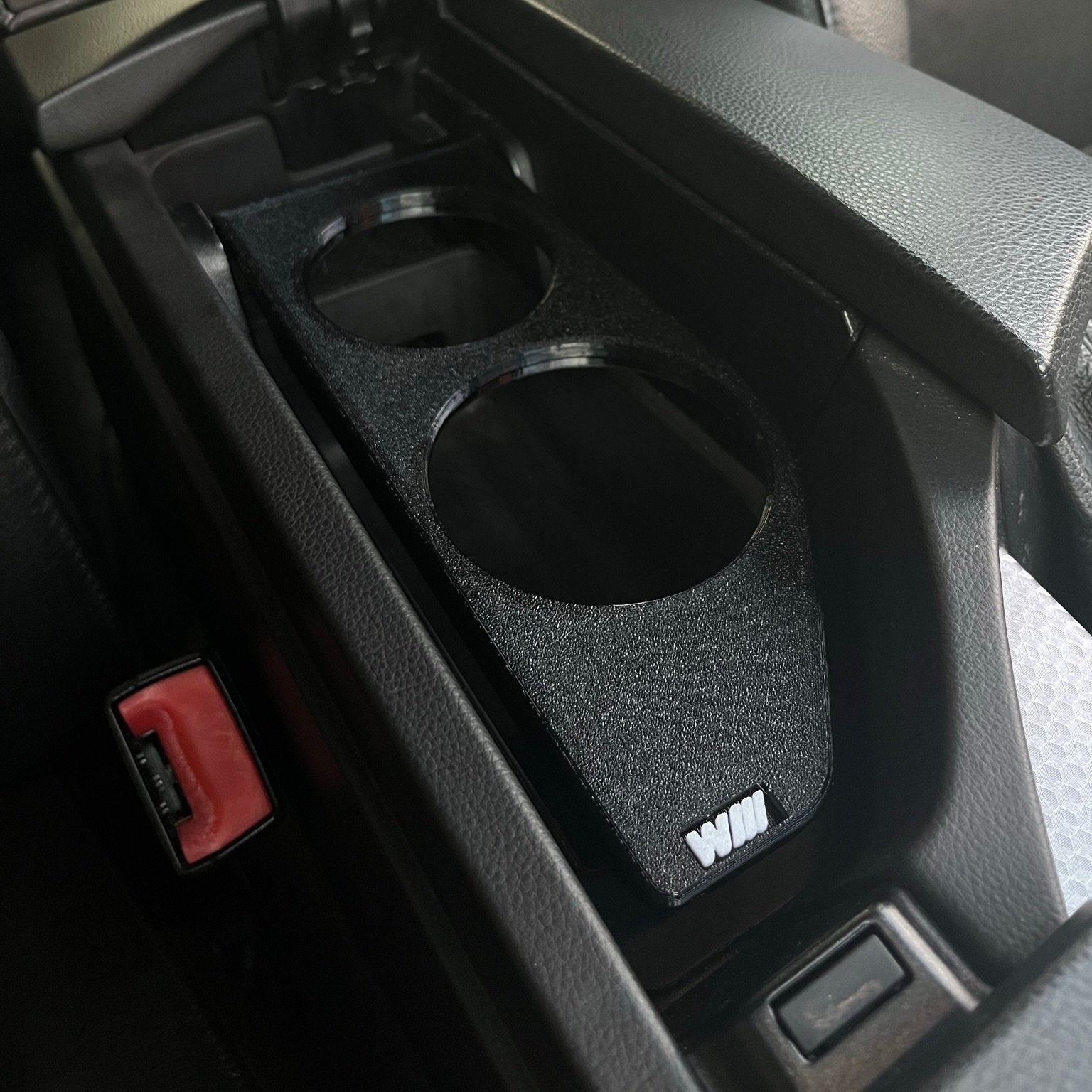 Getränkehalter für BMW 5er Serie (E60/E61) - Exact Designs