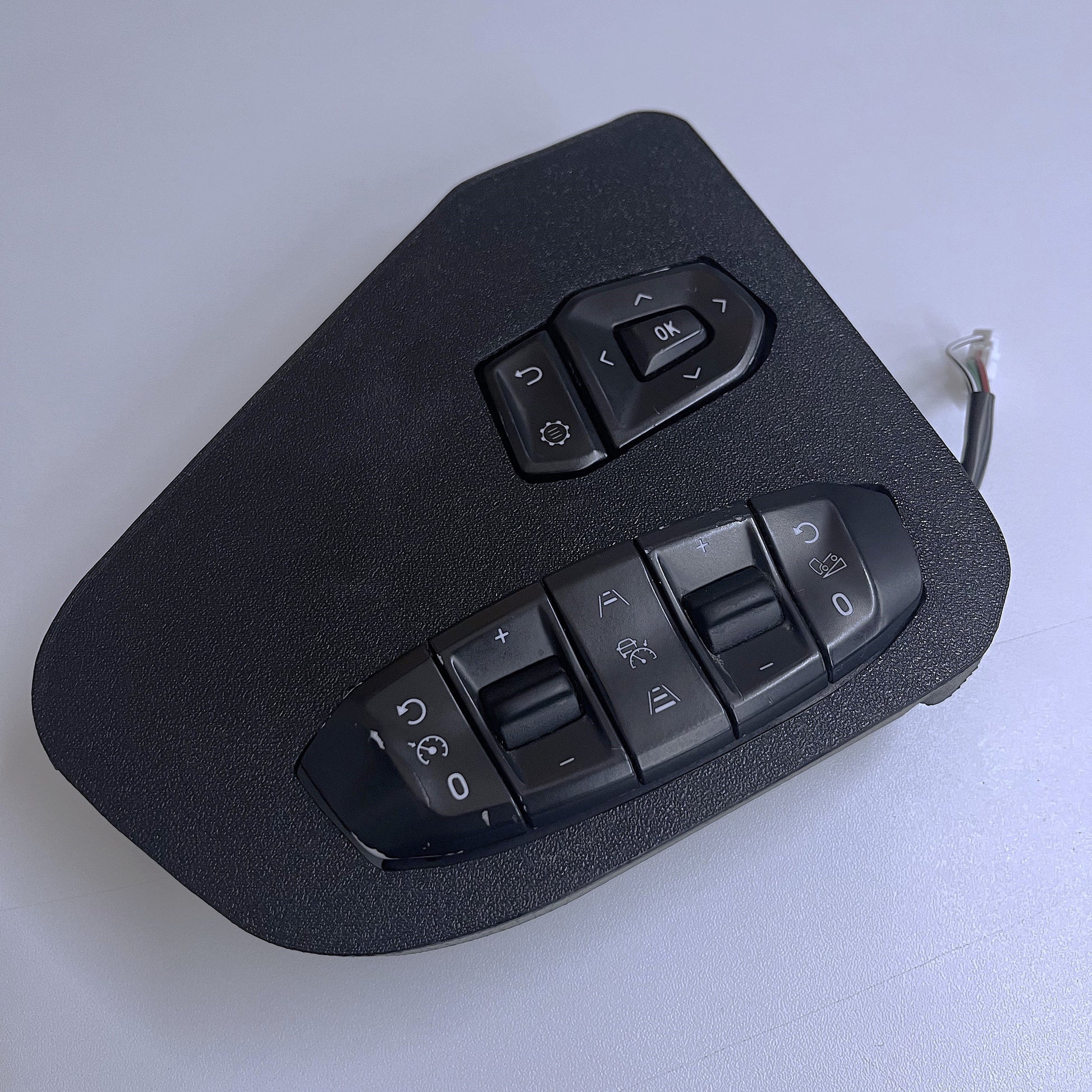 Lenkrad - Schaltereinheit für Scania NextGen – Umrüstsatz für moderne 3 - Speichen - Lenkräder - Exact Designs