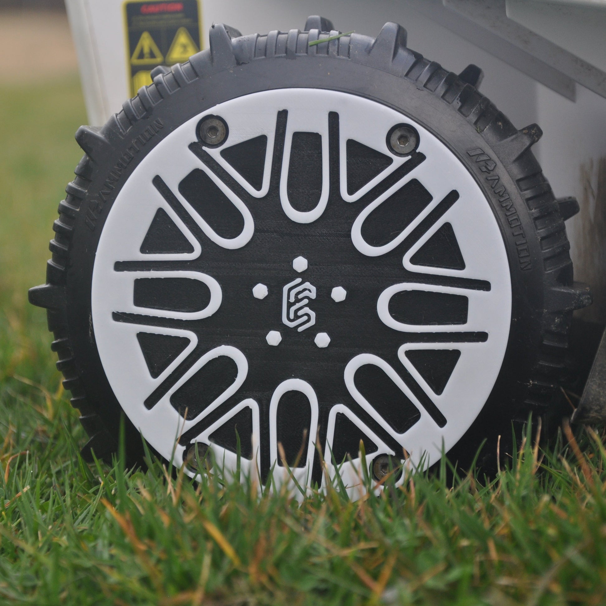 Mammotion Luba 1, 2, 2X & Mini – Radkappen im Futuristic - Stil - Exact Designs