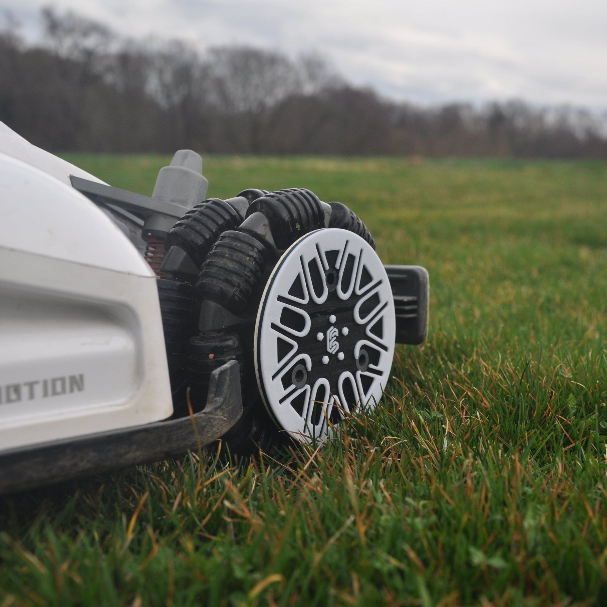 Mammotion Luba 1, 2, 2X & Mini – Radkappen im Futuristic - Stil - Exact Designs