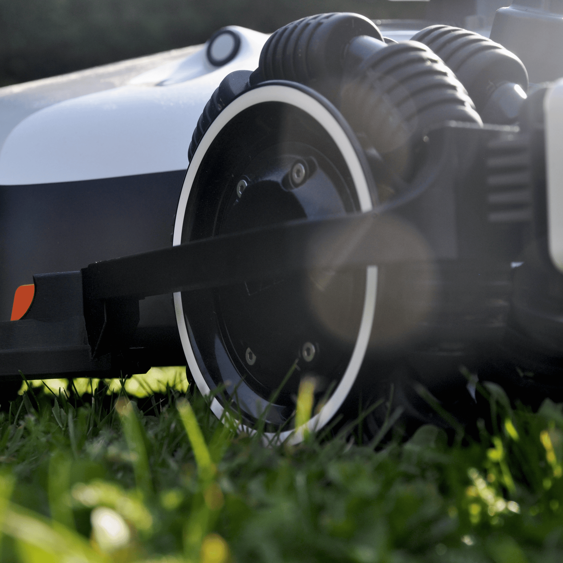 Mammotion Luba 2 AWD 3000X / 5000X / 10000X – Seitenschutz (ab Modelljahr 2025) - Exact Designs