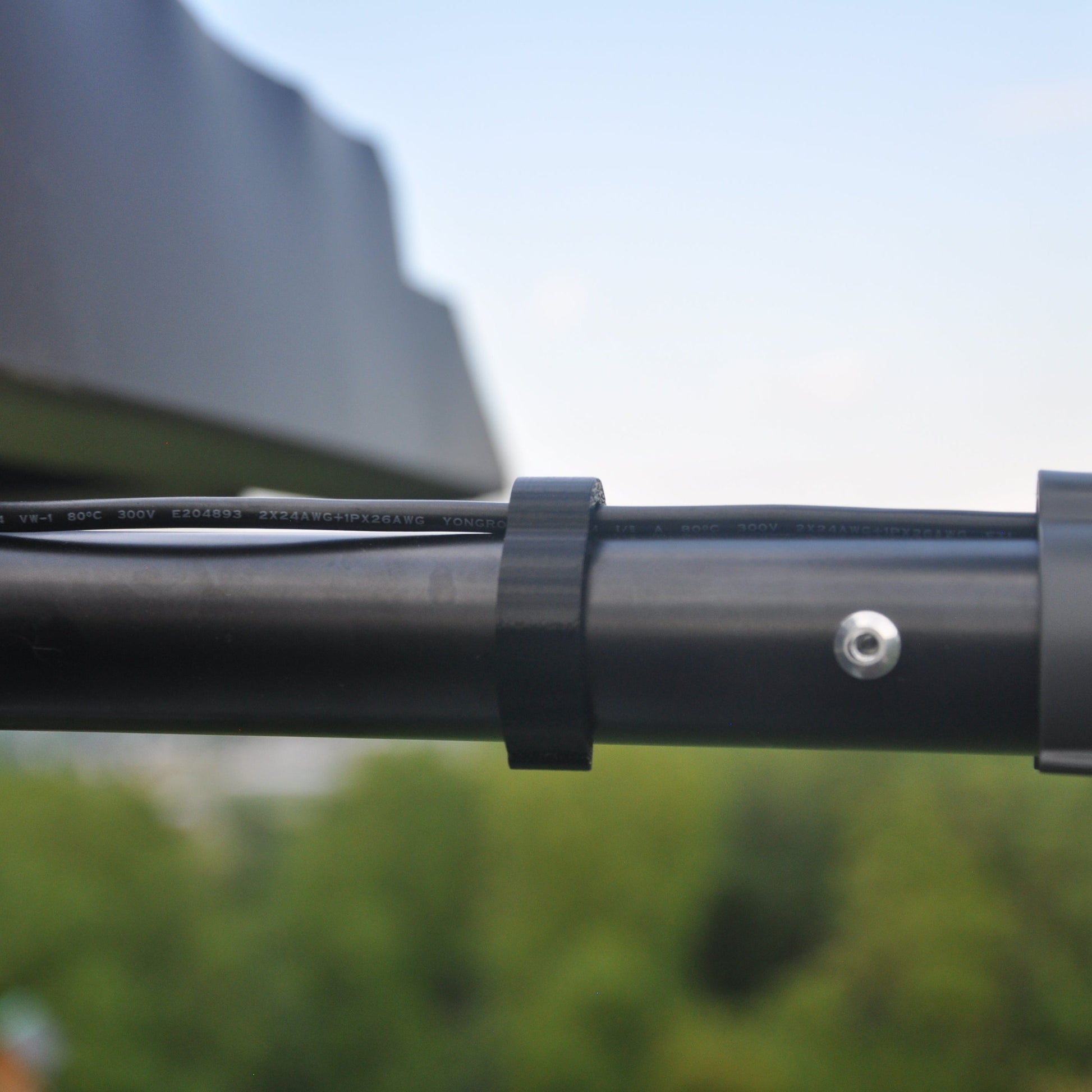 Mammotion Luba Mini & Yuka Mini – RTK - Antennenhalter Adapter (90° - Winkel) - Exact Designs