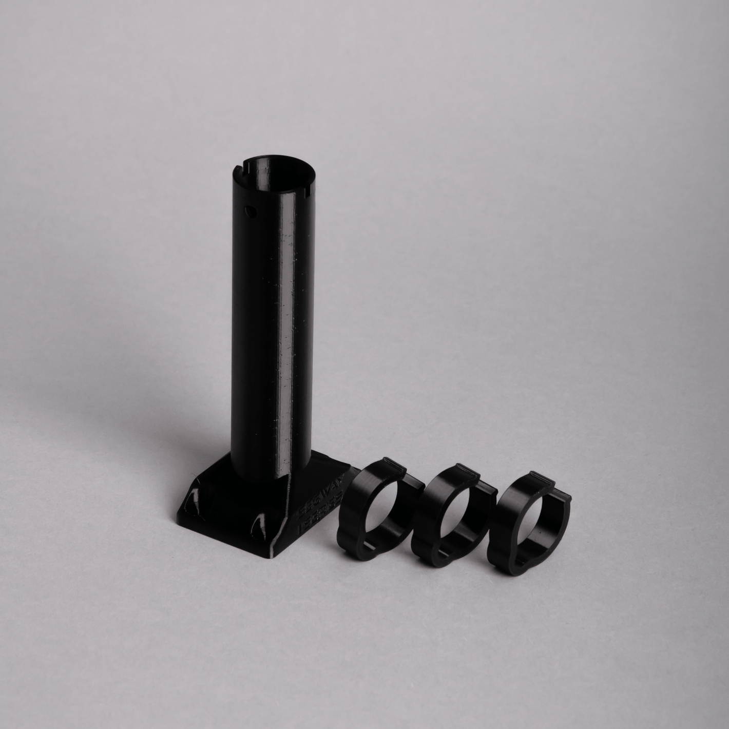 Pokončni Stenski nosilec za RTK anteno – Segway Navimow i - serija - Exact Designs