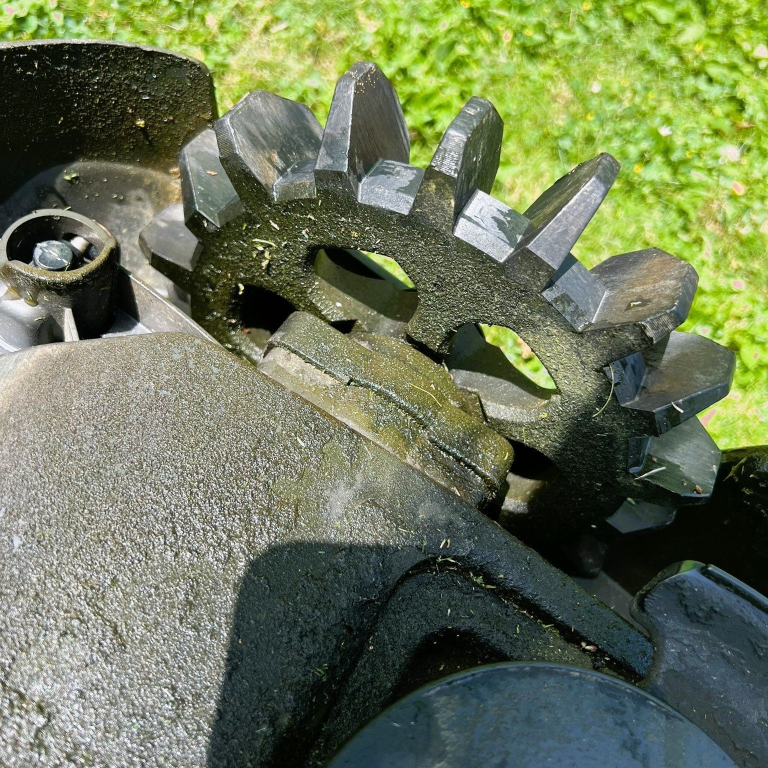 Spiked Wheels für Gardena Sileno City & Life – Verbesserter Grip und Traktion - Exact Designs